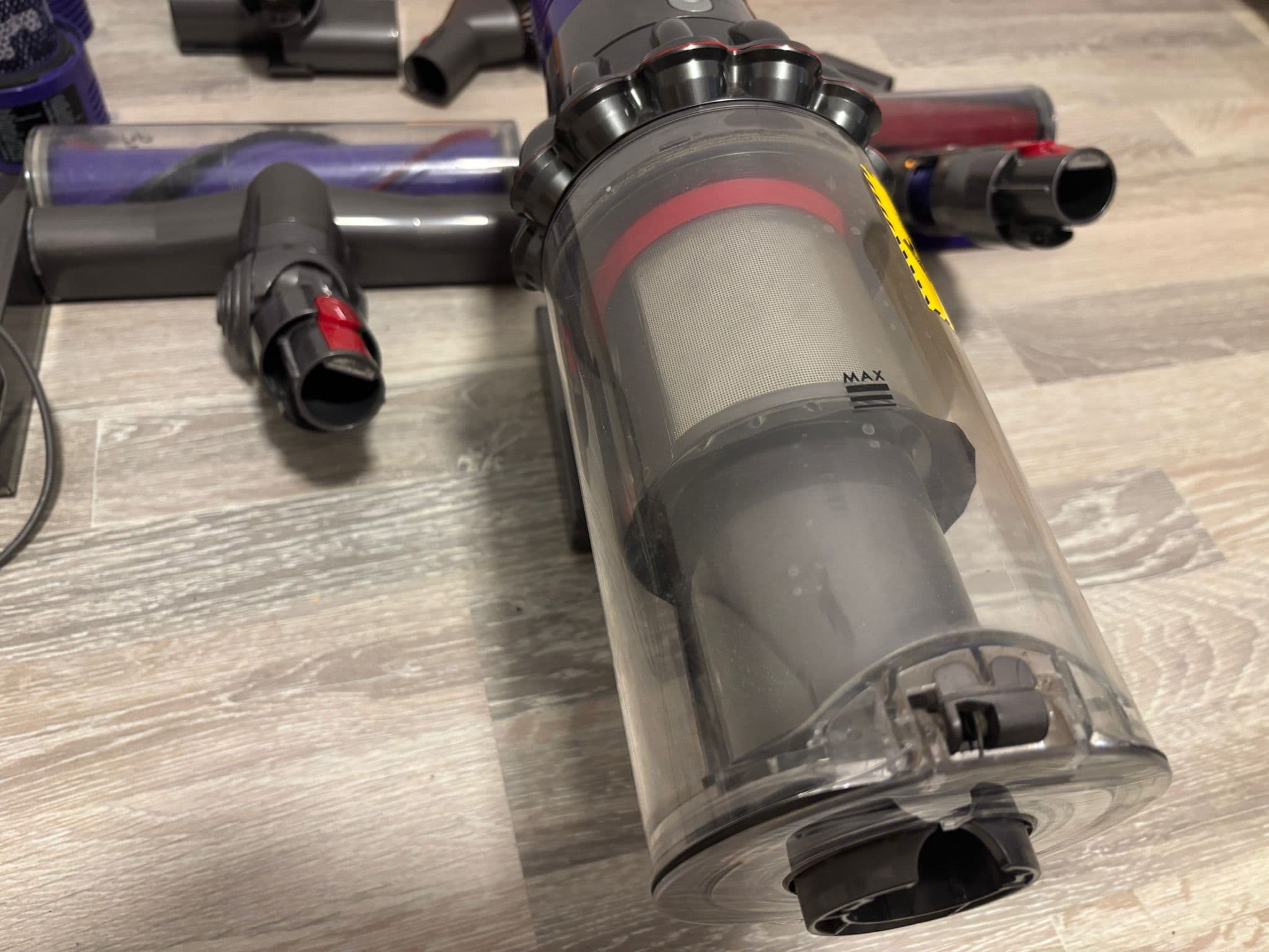 Dyson V10 reinigen lassen – Deep Cleaning & professionelle Wartung Bild 1