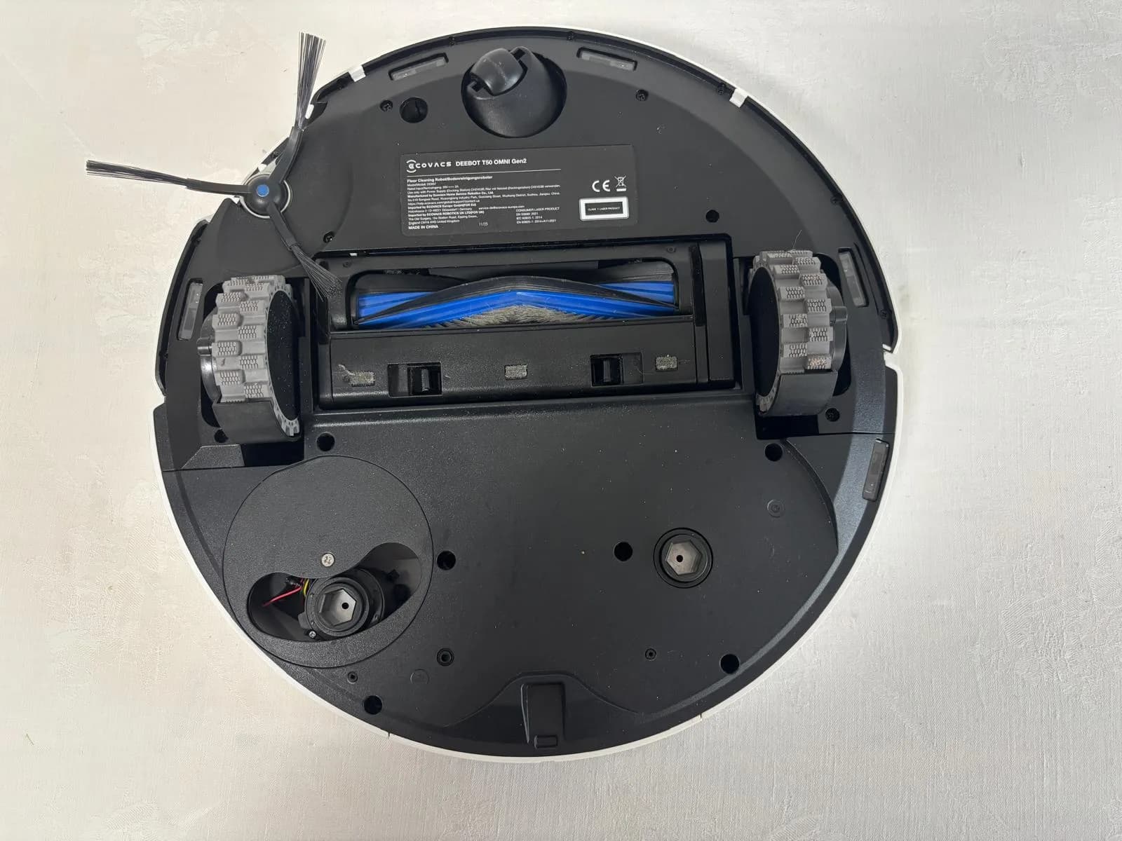 ECOVACS DEEBOT T50 Omni Gen2 – Starke Verschmutzung erfolgreich beseitigt nachher